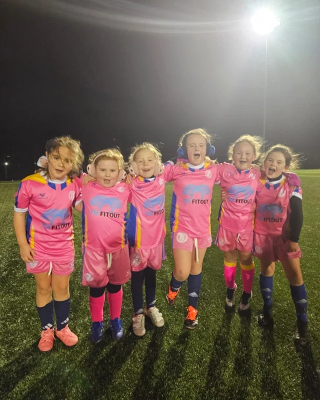 💙💛🩷👧🏼 Girls football 👧🏼🩷💛💙

First up this weekend was our 2017 girls taking on Immaculata in the Fonacab development league. 

Once again the girls had another fantastic game as they continue to show great development. They showed lots of brilliant first touches when playing out from the back which allowed them to open up and play some excellent side foot passes to team mates in space, with a couple of fantastic passing moves leading to great team goals. In defence the girls also done fantastic with all the girls working hard to get back and make lots of great tackles and blocking shots to try and limit their opponents chances. 

This weeks POTM went to birthday girl Maddison who produced some lovely side foot passing leading to some great team goals 👏🏻

Proudly sponsored by - 
TM fitouts 🤝
Gain Forth Gym 🤝
Mace Mount Alverno 🤝
#UPPAHILL 🔵🟡