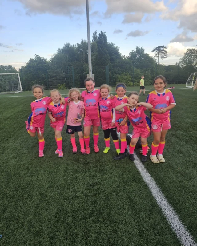 🩷💙💛👧🏼 Girls Football 👧🏼💛💙🩷

Last Friday night our 2017 girls took on St Marys 2017 boys in the Fonacab development league.

The girls done brilliant against another strong opponent this week working hard both in attack and defence 

The girls done really well to not allow the boys much time or space on the ball as they closed them down quickly, making some great tackles, blocking shots, and forcing them away from goal in 1v1s. 

The girls also done brilliant to support team mates all over the pitch when out of possession as they not only defended well in numbers but also created space to receive the ball when going forward, leading to some great goal scoring opportunities being created.

This week's POTM sponsored by Mace Mount Alverno went to Amelia who worked her socks off up and down the pitch, making tackles, dribbling and creating chances to score 👏

Proudly sponsored by -
Mace Mount Alverno 🤝
TM Fitout Ltd 🤝

#uppahill🩷💛💙⚽️
