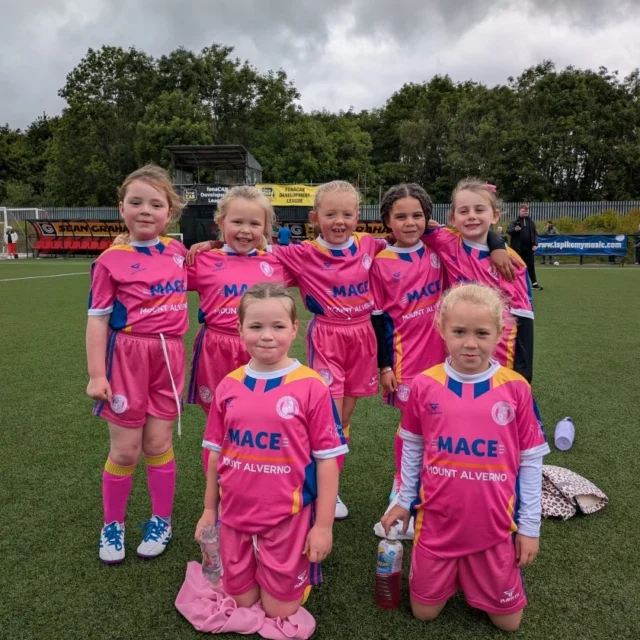 🩷💙💛👧🏼 Girls Football 👧🏼💛💙🩷

On Saturday our 2018/19 girls took on Belfast swifts 18/19 girls in the Fonacab development league.

It was a fantastic match for the girls as both teams put in a really entertaining performance with plenty of goal scoring chances for both.

The girls dribbling was excellent this week as they kept good close control of the ball as they took on opponents, changing direction brilliantly to move into space and showing good use of drag back turns to play forward.

Defending was also brilliant as the girls worked hard to support each other when closing down their opponents to try and win back possession, making lots of great tackles and blocking shots on goal.

This weeks POTM sponsored by Mace Mount Alverno went to Hannah who produced lots of her fantastic dribbling, many times dribbling the length of the pitch and brilliant finishing for her goals👏🏼

Proudly sponsored by -
Mace Mount Alverno 🤝
My Nail Girl 🤝

#uppahill🩷💛💙⚽